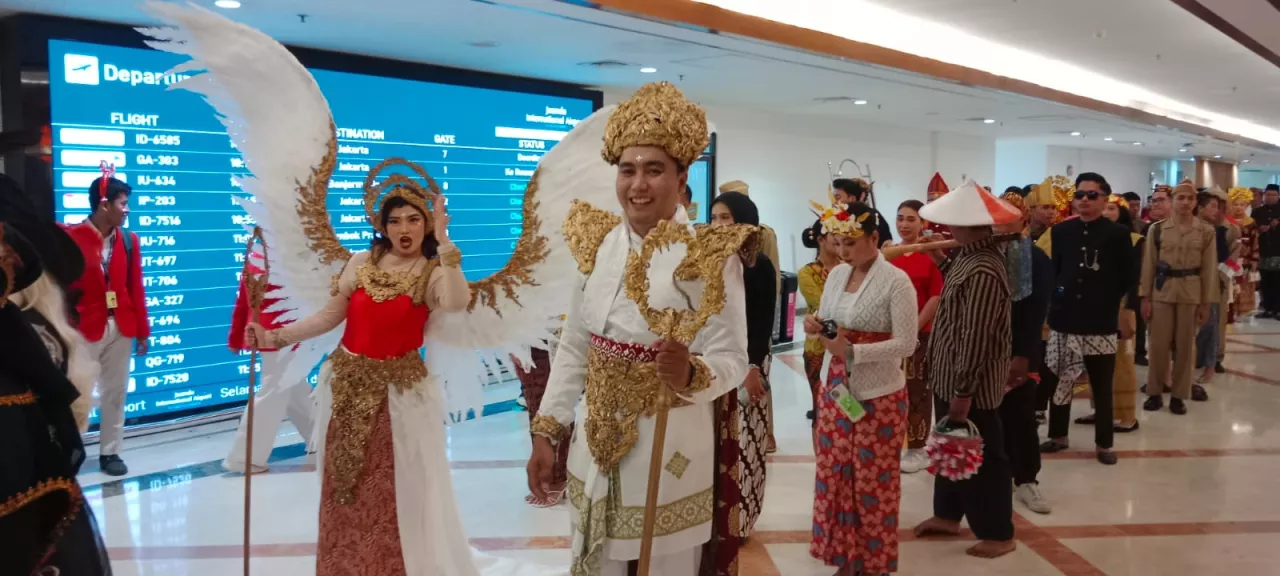 Parade Budaya Meriahkan HUT ke-81 RI di Bandara Juanda