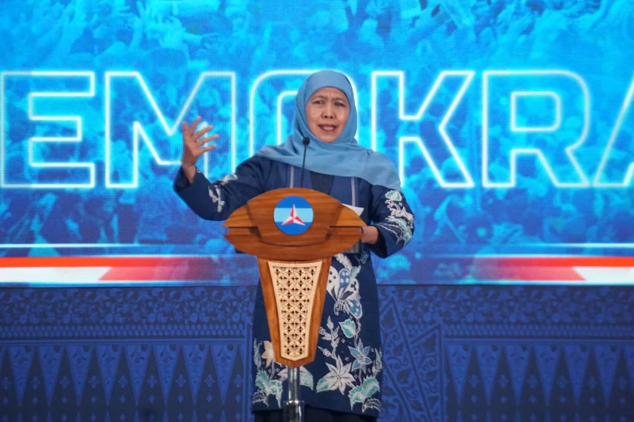 Khofifah Doakan Emil Dardak Jadi Nahkoda Jawa Timur Berikutnya