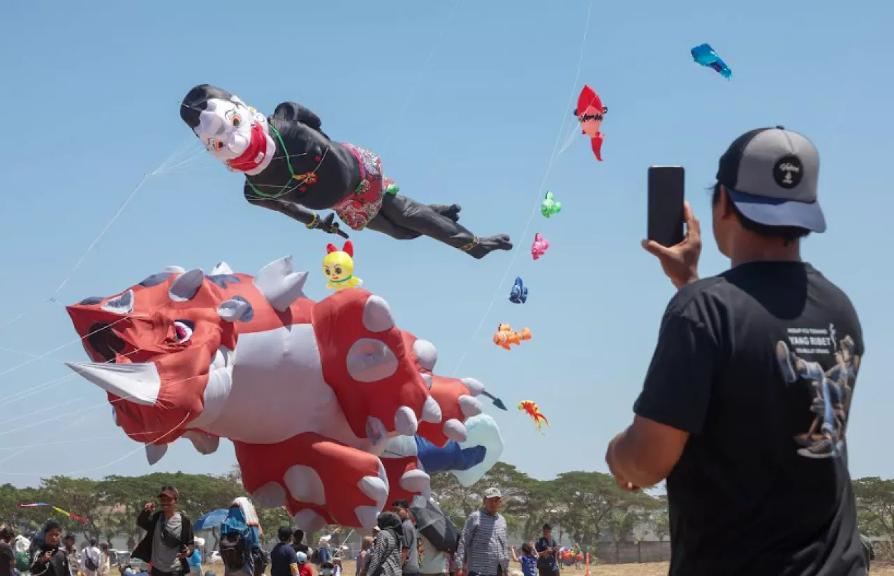 Layang-Layang Kembali Warnai Langit Surabaya, Kite Festival 2026 Tembus 5.000 Pengunjung