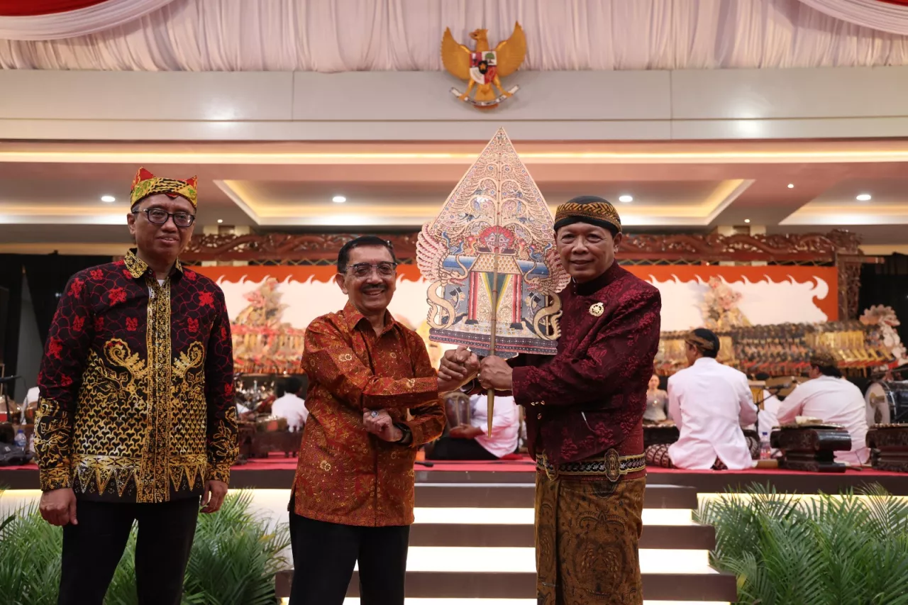 Dies Natalis ke-68, Untag Surabaya Hadirkan Wayang Kulit dan Kebahagiaan untuk Ribuan Warga