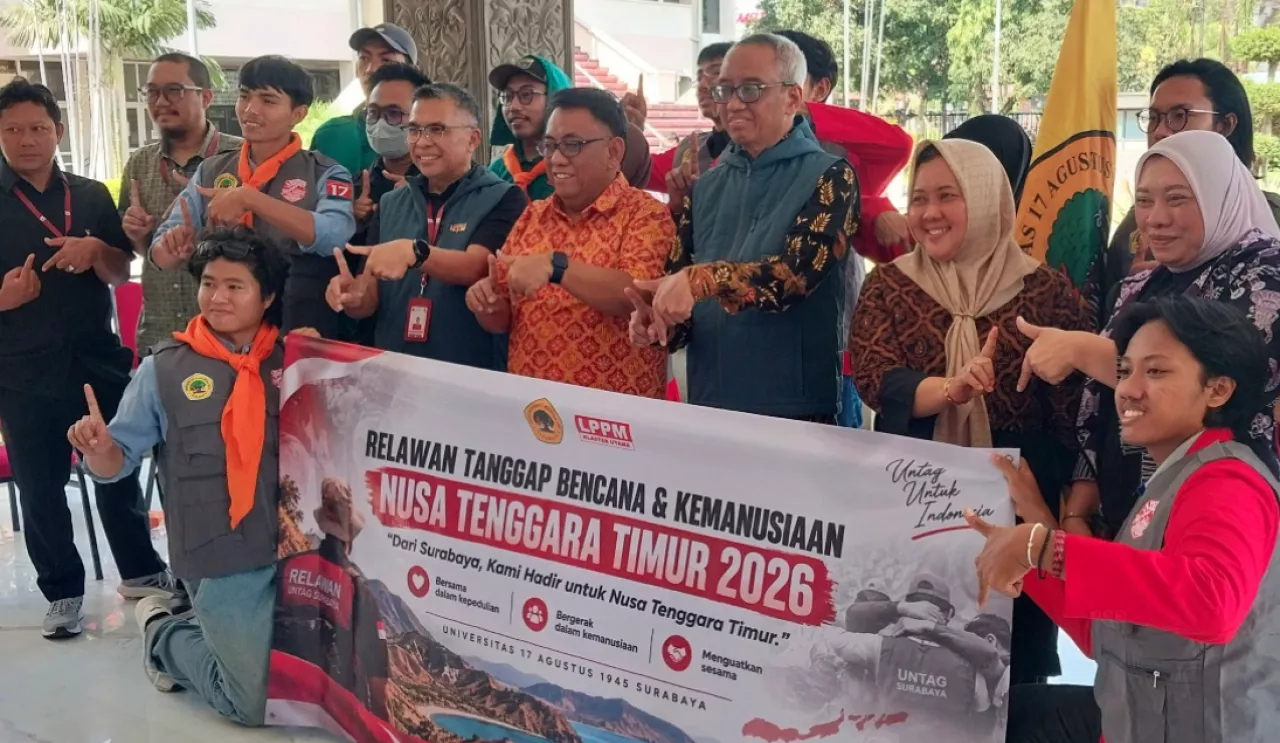 11 Mahasiswa Untag Surabaya Berangkat ke NTT, Bawa Misi Pulihkan Pendidikan Korban Bencana