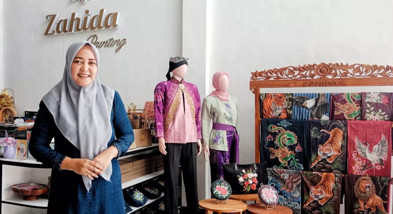 Kuas di Tangan, Identitas di Kain: Sebuah Catatan tentang UMKM Jawa Timur