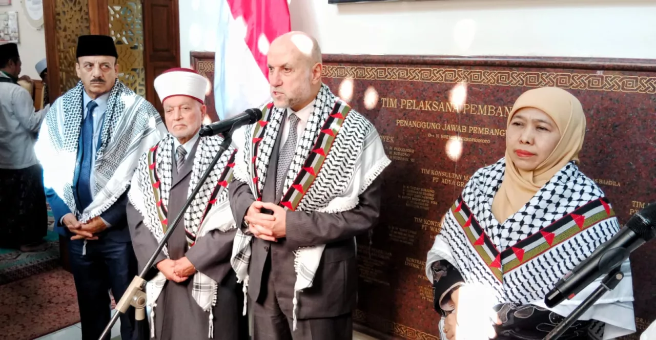 Khofifah Temui Tiga Tokoh Palestina di Surabaya, Bahas Penguatan Kerja Sama