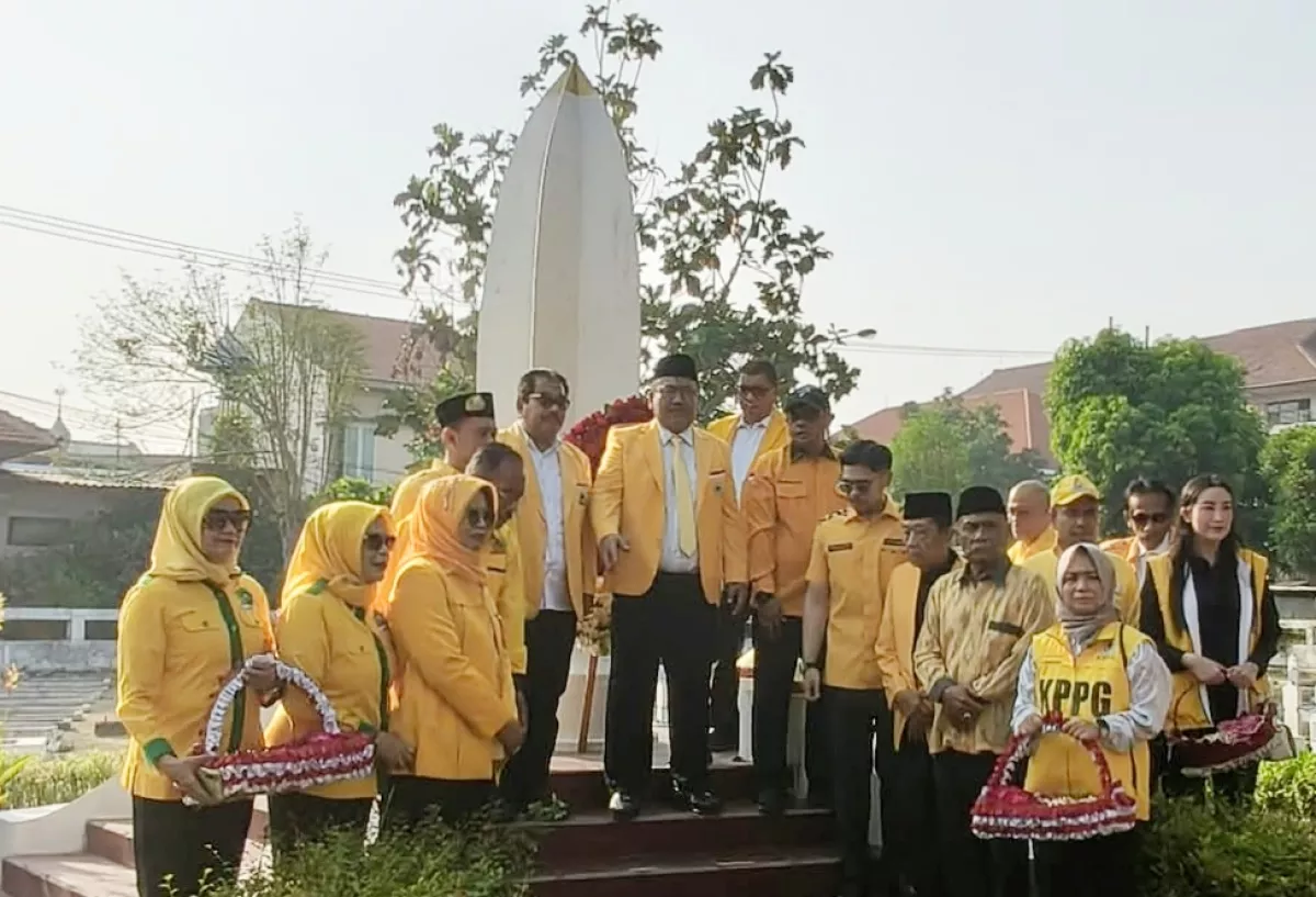 HUT ke-62 Golkar, Ali Mufti Pimpin Ziarah Makam Tokoh Partai dan Bung Tomo