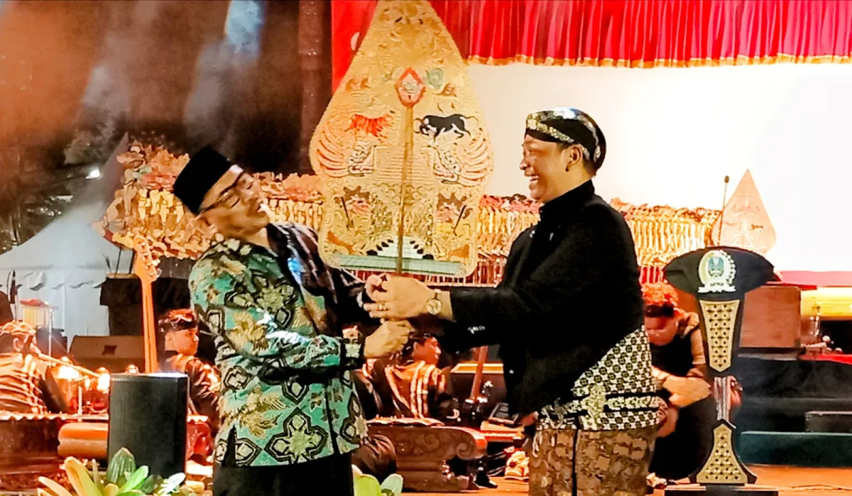 DPRD Jatim Gelar Wayang Kulit, Musyafak Rouf Ajak Masyarakat Lestarikan Budaya
