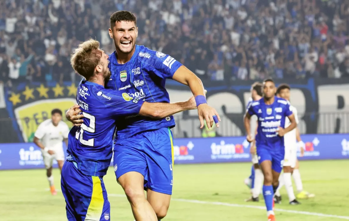 Sundulan Kilat Julio Cesar Antar PERSIB Taklukkan Persik Kediri